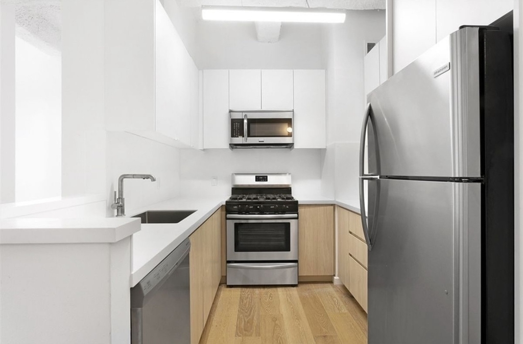 275 Park Avenue - Photo 1