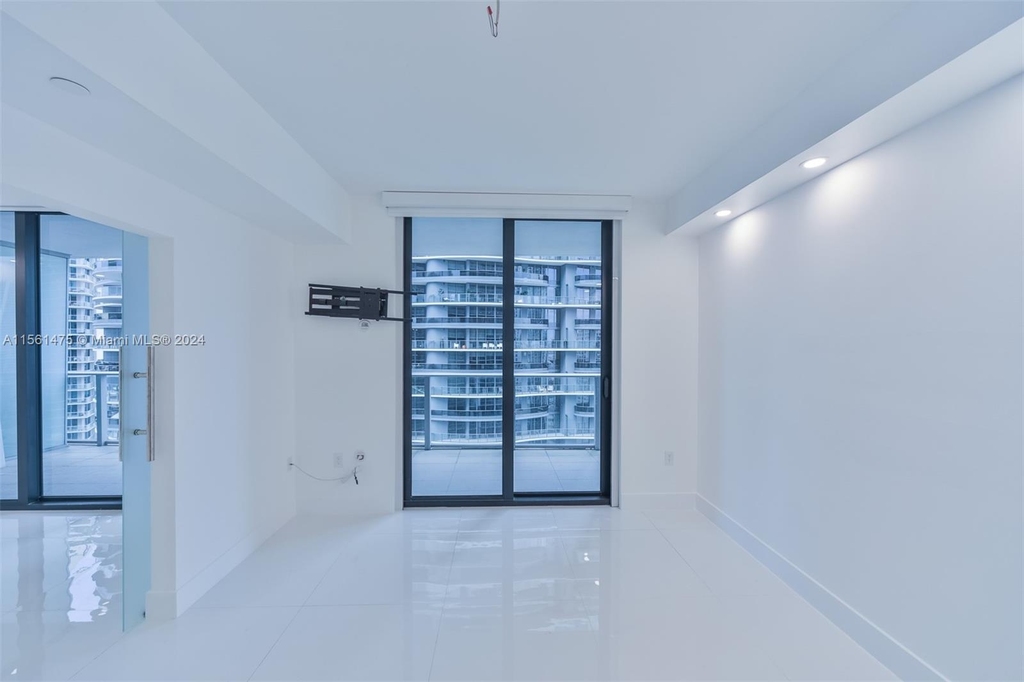 1010 Brickell Ave - Photo 7