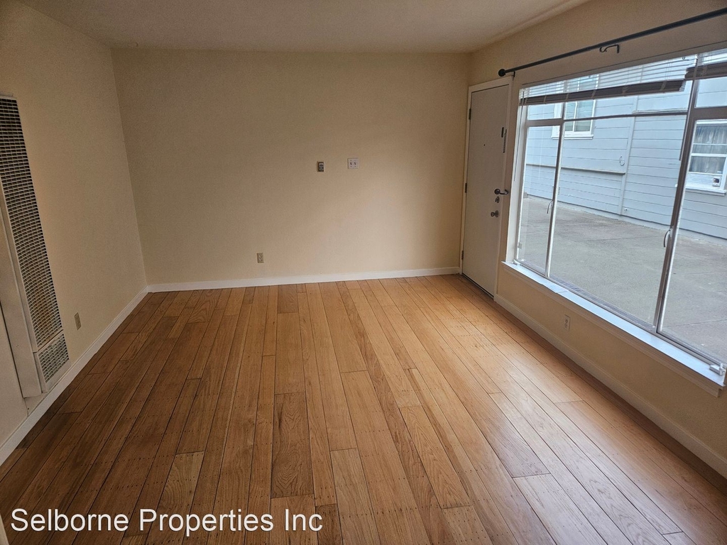 688 Alcatraz Ave - Photo 2