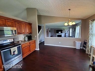 4508 Parkwick Dr - Photo 3