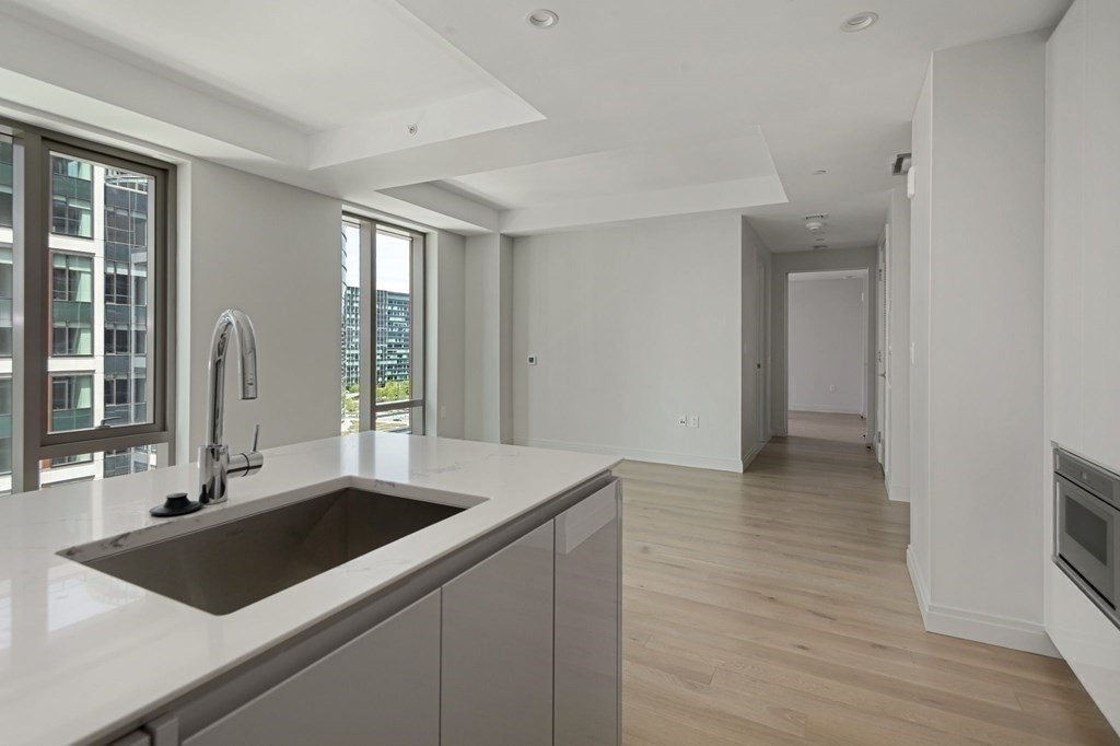 135 Seaport Blvd - Photo 4