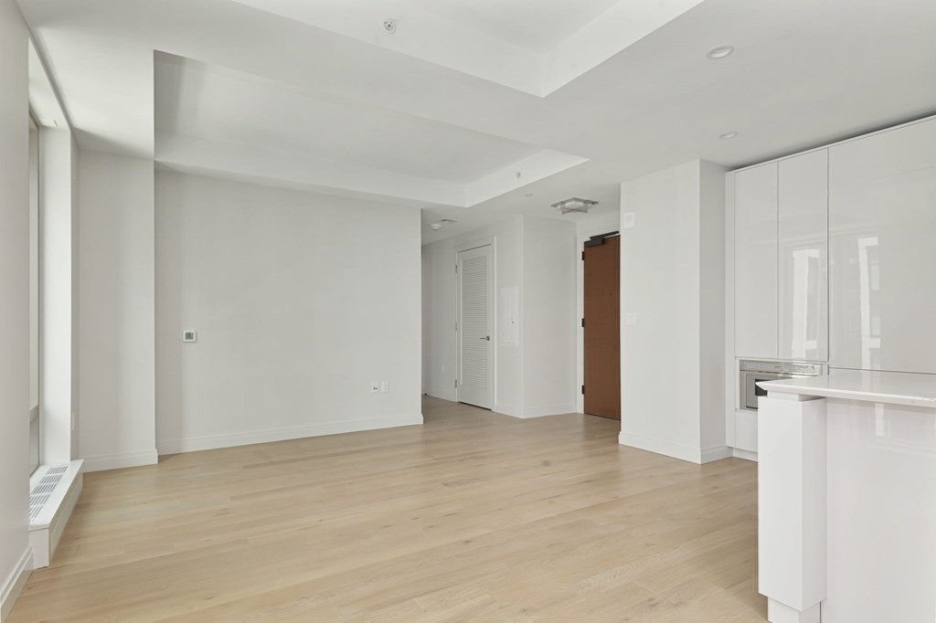 135 Seaport Blvd - Photo 5