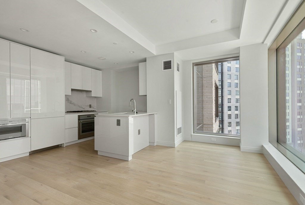 135 Seaport Blvd - Photo 2