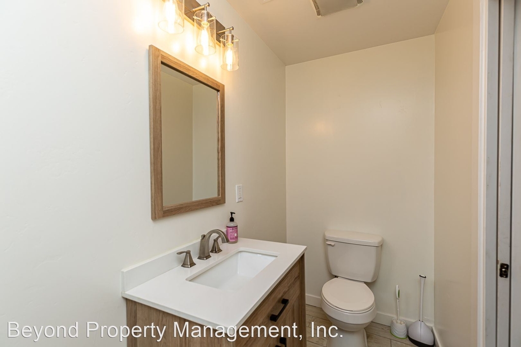 2534 Howard Avenue - Photo 14