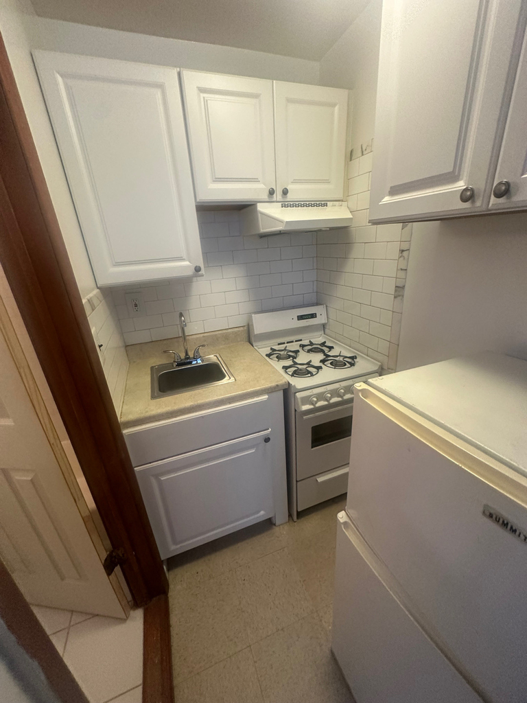 255 East 61st Street - Photo 1