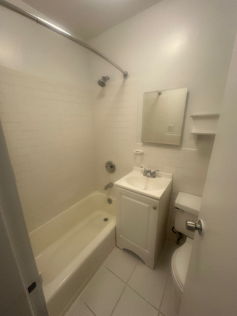 255 East 61st Street - Photo 3