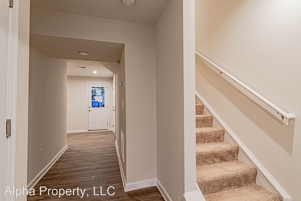 301 Parkridge Way - Photo 1