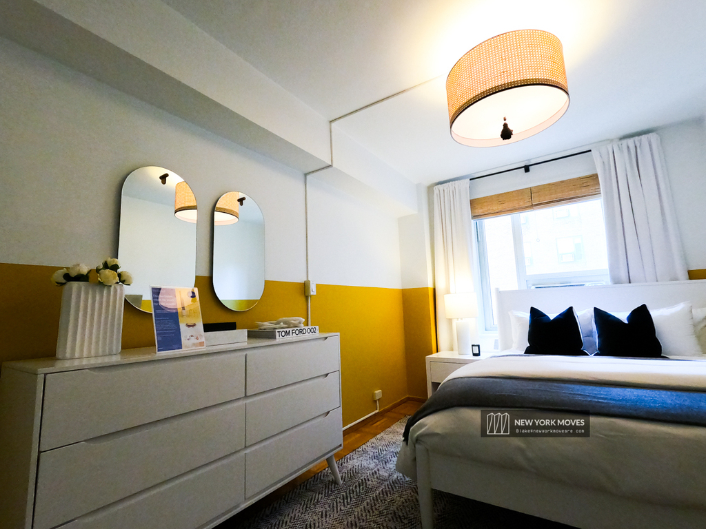 Room | First Avenue | East Village - Photo 12