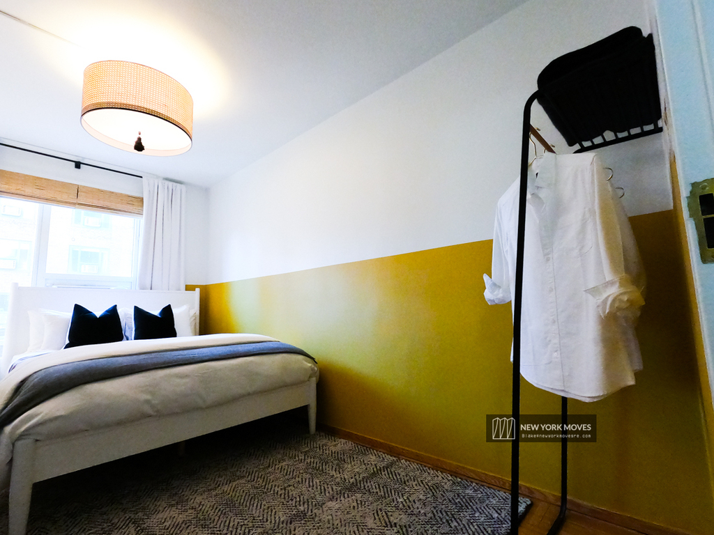 Room | First Avenue | East Village - Photo 13