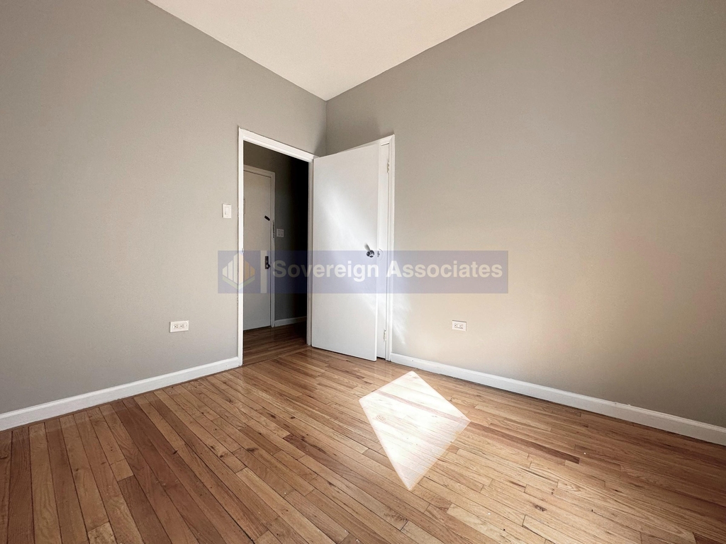 707 Saint Nicholas Avenue - Photo 2