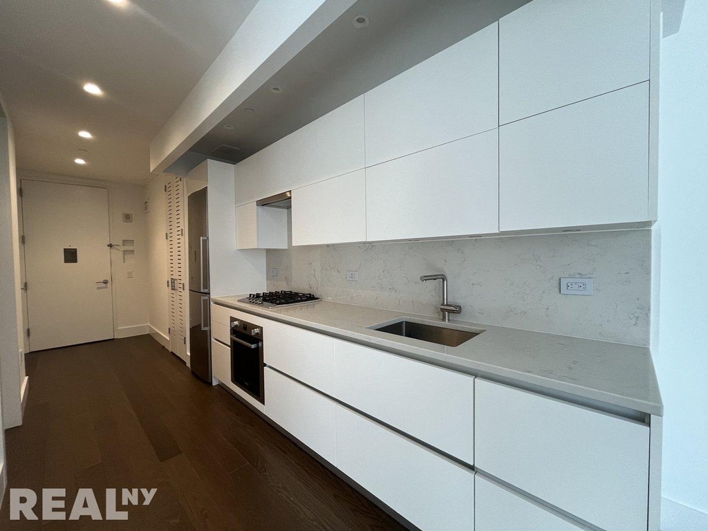 222 East 44th Street - Photo 0