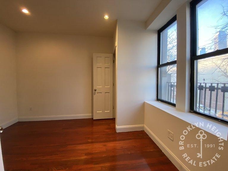 568 Pacific St. - Photo 2