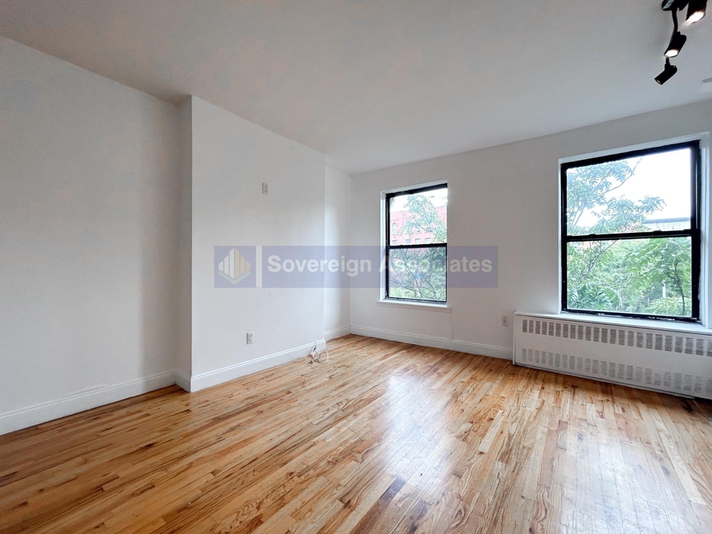 2010 Seventh Avenue - Photo 1