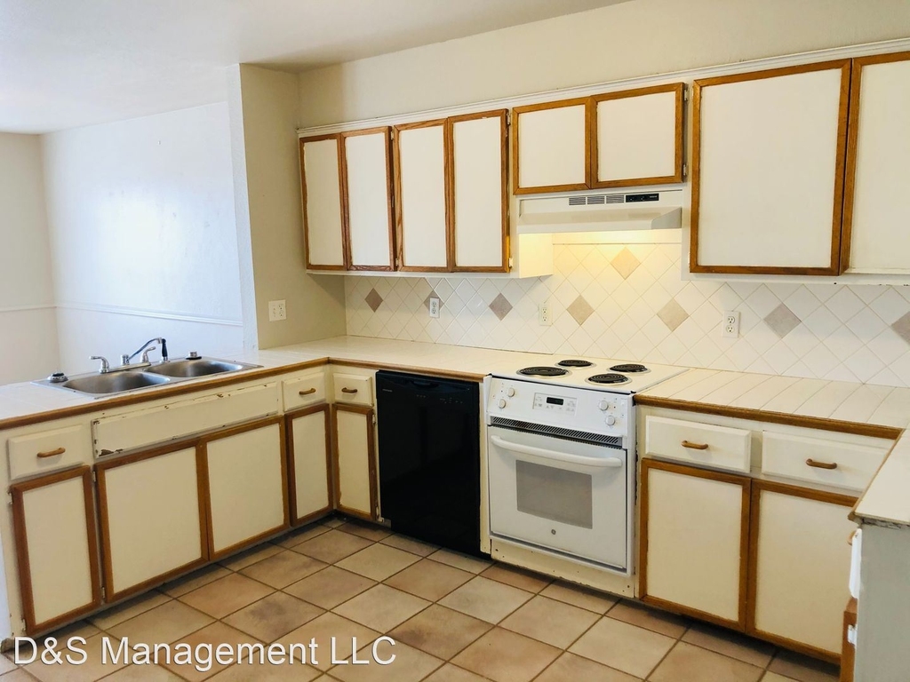 2248 Sw 102nd Street - Photo 2