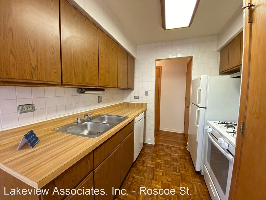 417 W. Roscoe - Photo 1