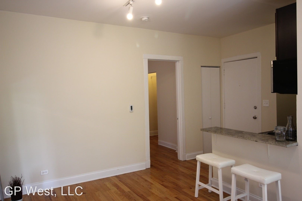 1210 W. Granville - Photo 8