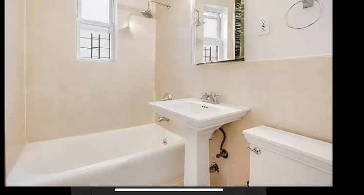 30-49 Crescent Street - Photo 3