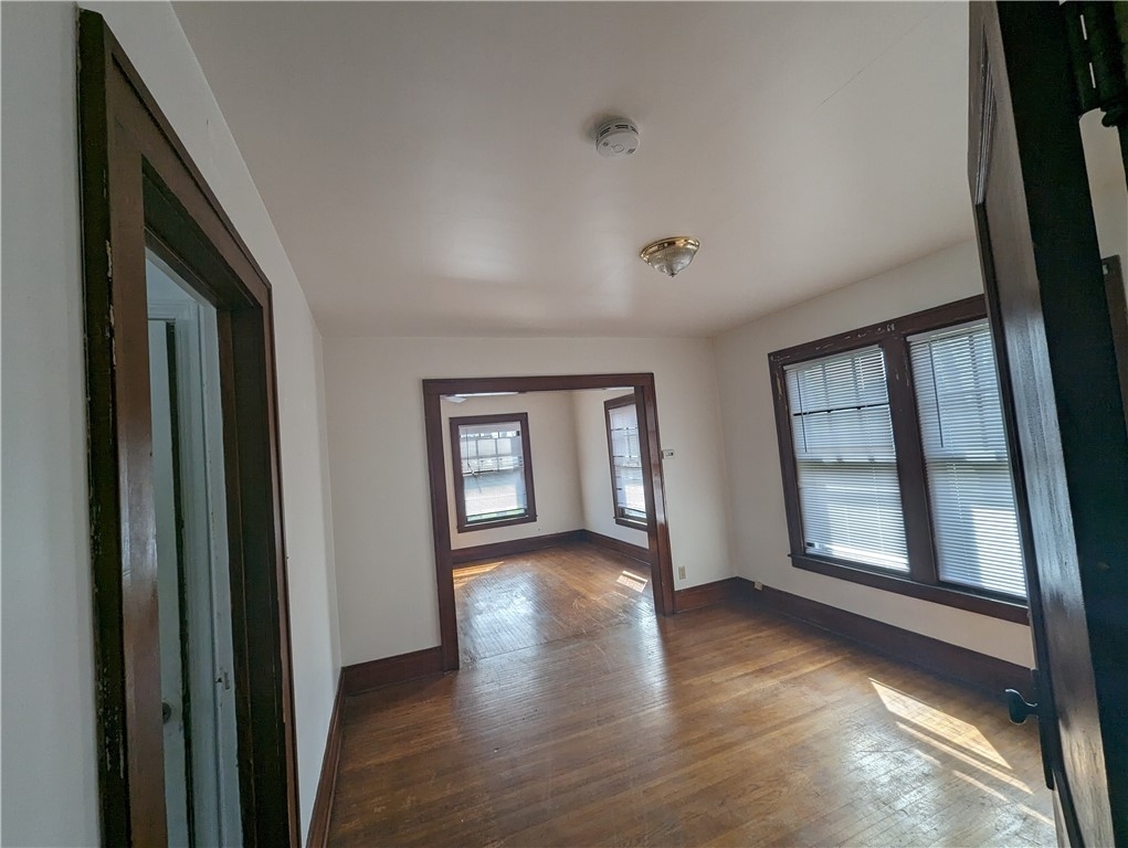 33 Manhattan Avenue - Photo 8