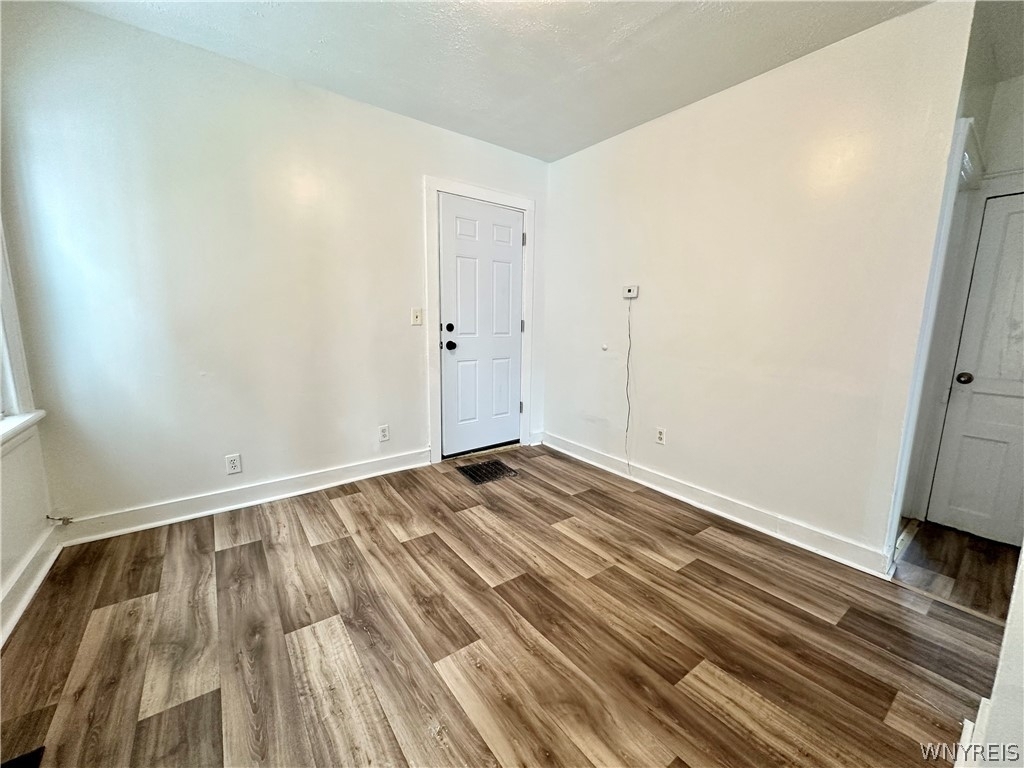 729 West Avenue - Photo 2