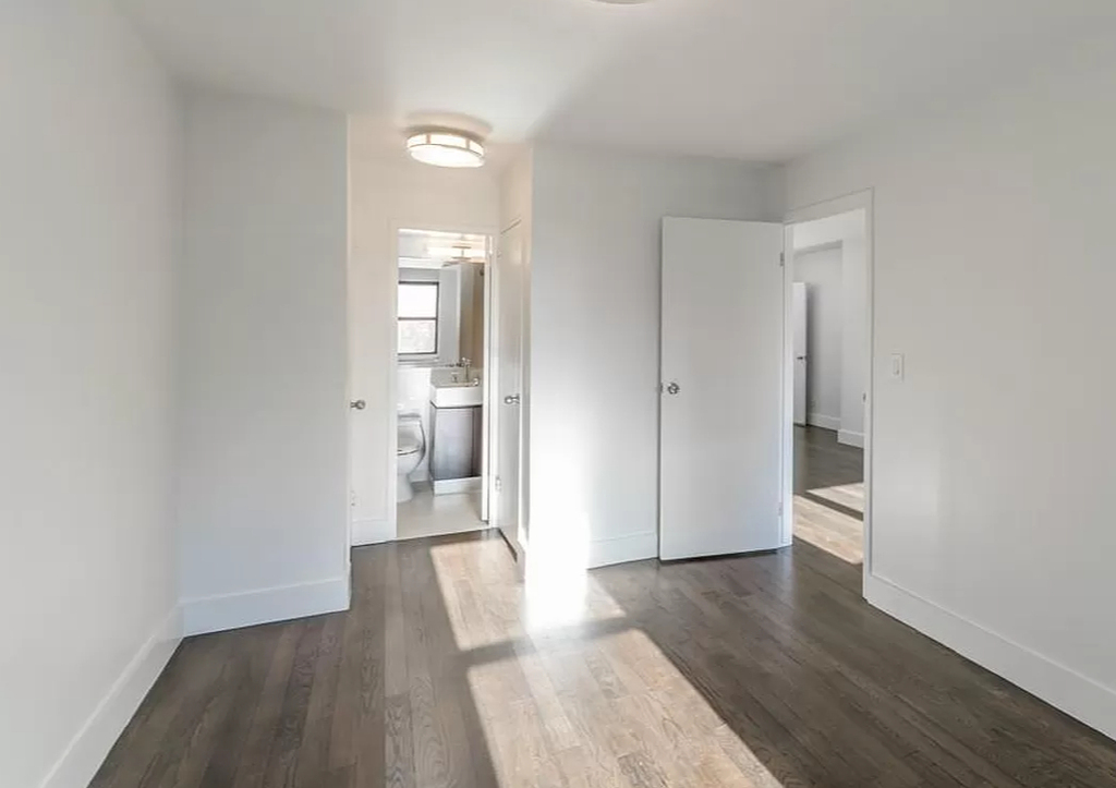 220 East 63rd Street - Photo 5