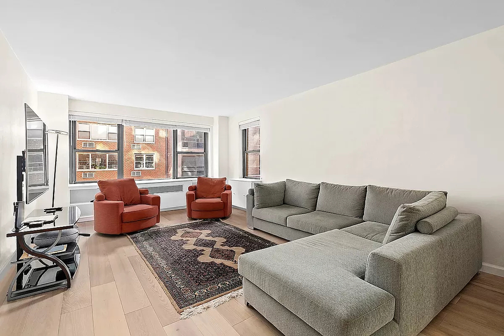 420 East 55th Street - Photo 0