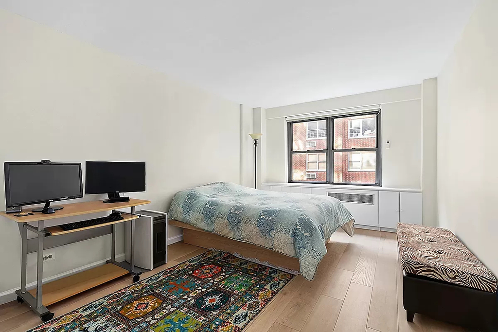 420 East 55th Street - Photo 1