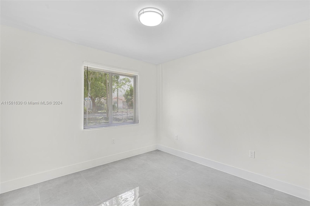 933 Nw 50th St - Photo 14