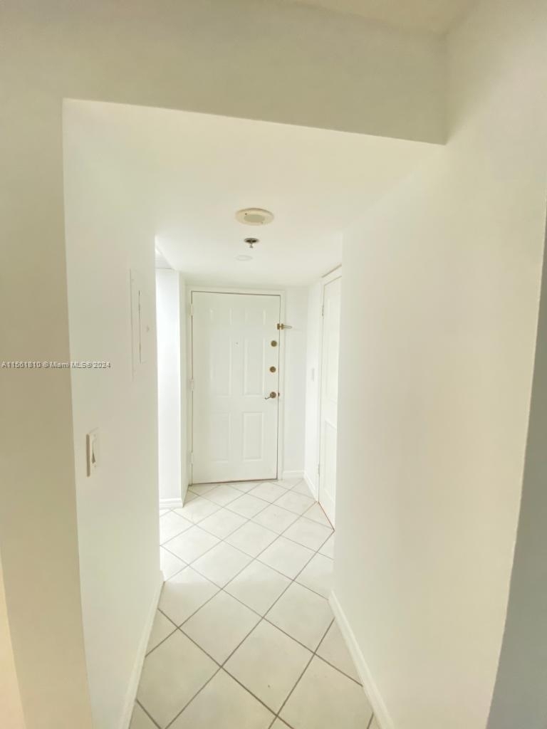 540 Brickell Key Dr - Photo 4