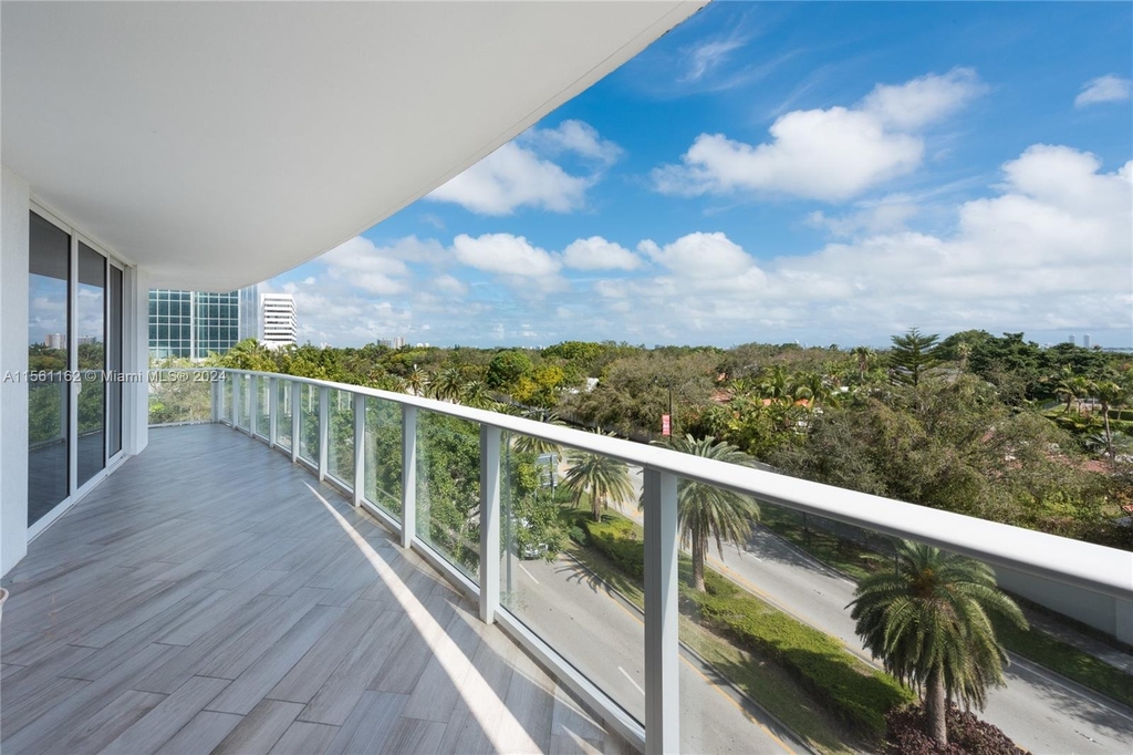 4250 Biscayne Blvd - Photo 1