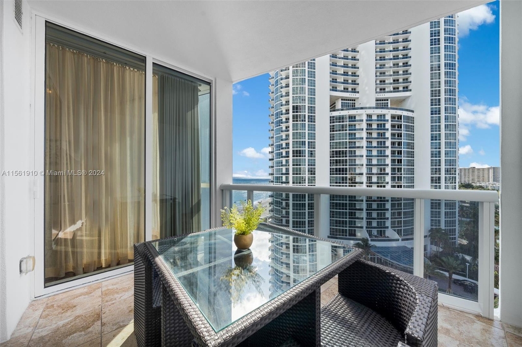 18201 Collins Ave - Photo 18