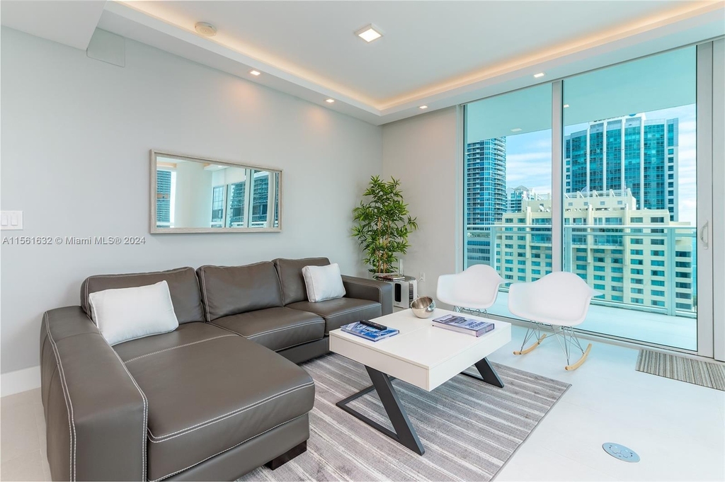 1080 Brickell Ave - Photo 2