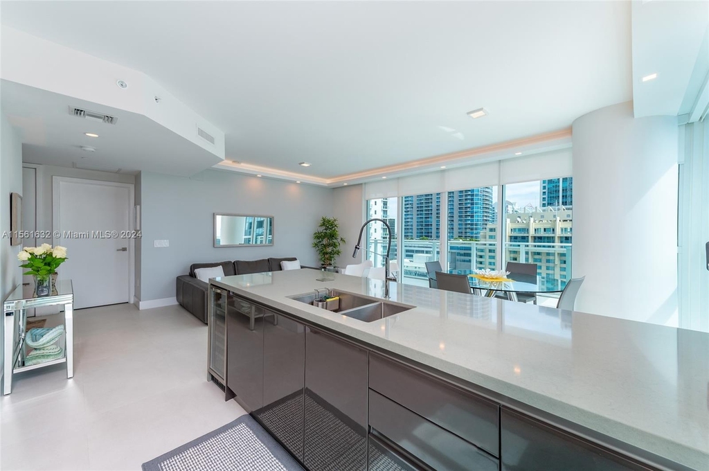 1080 Brickell Ave - Photo 10