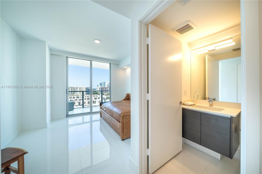 300 Sunny Isles Blvd - Photo 17