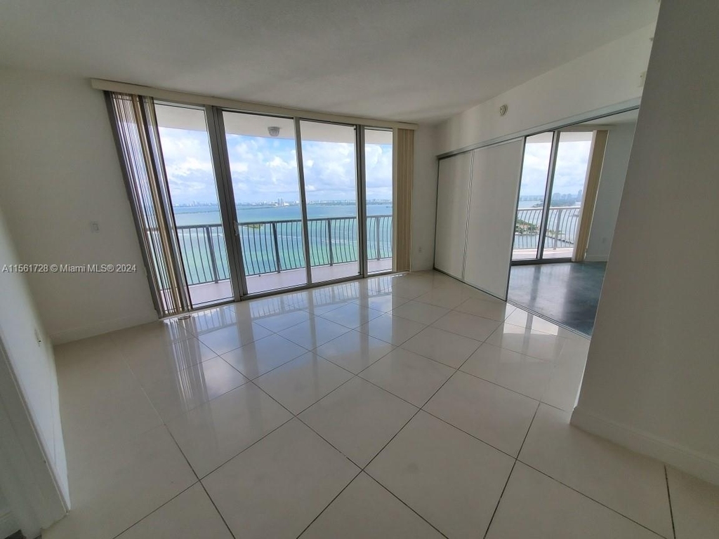 1750 N Bayshore Dr - Photo 1