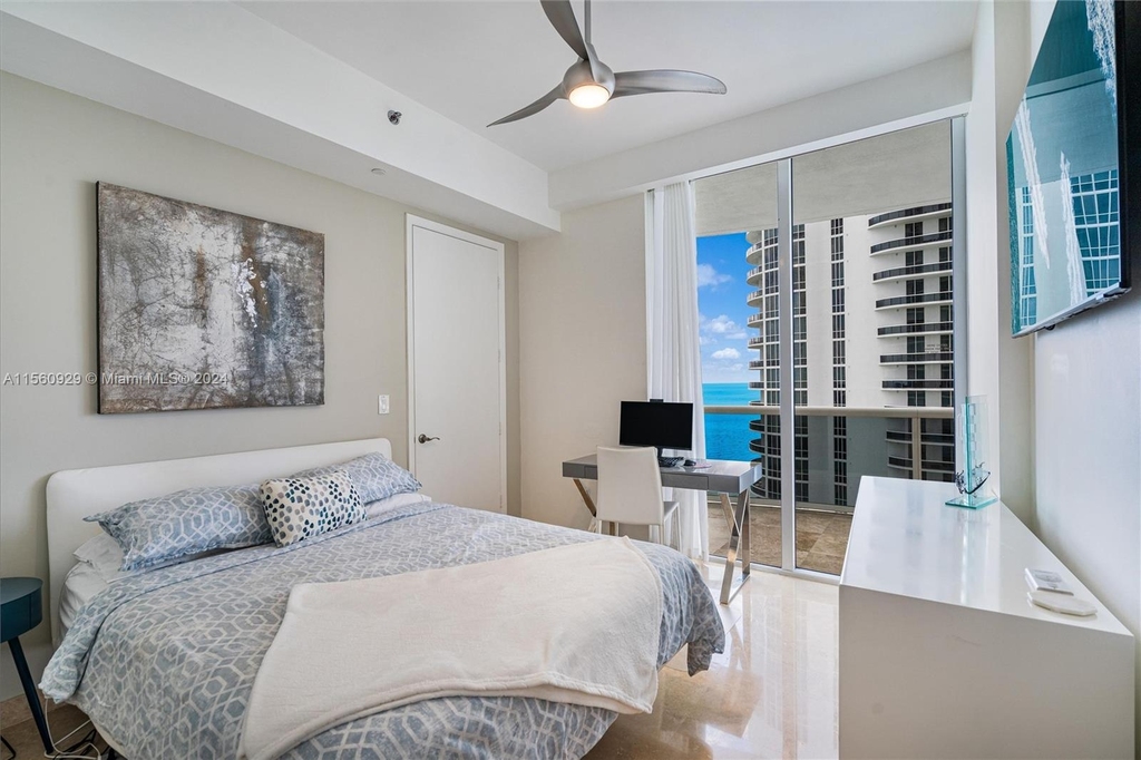 16001 Collins Ave - Photo 21