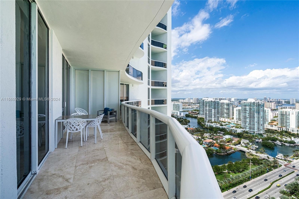 16001 Collins Ave - Photo 32