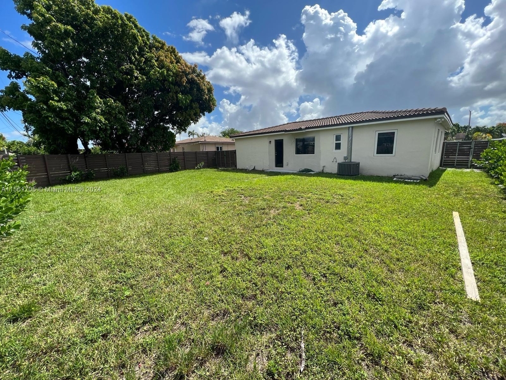 1030 Sw 73rd Pl - Photo 21