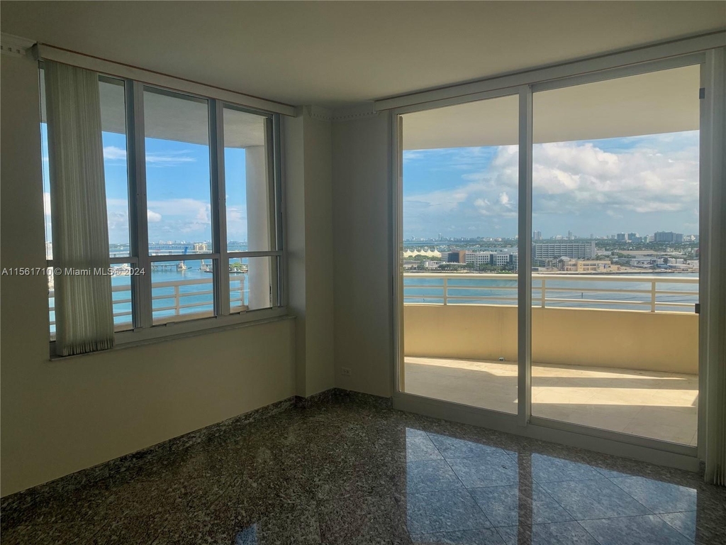 888 Brickell Key Dr - Photo 13