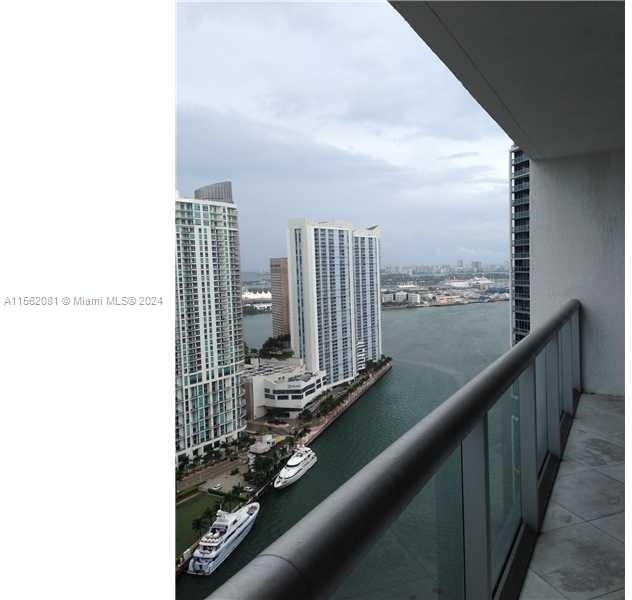 485 Brickell Ave - Photo 2