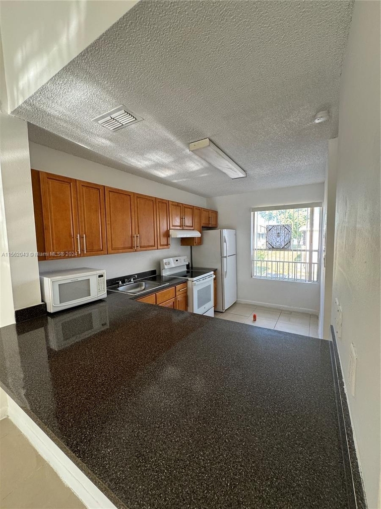 2244 Sw 80th Ter - Photo 1