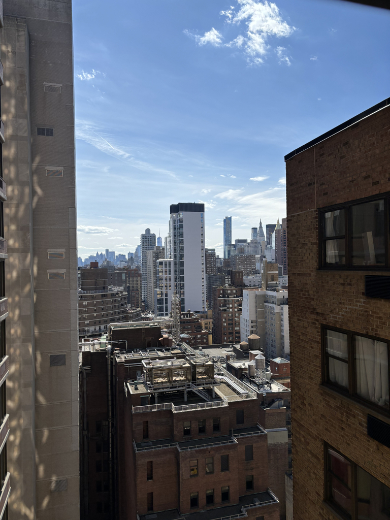 East 39th Street - Photo 13