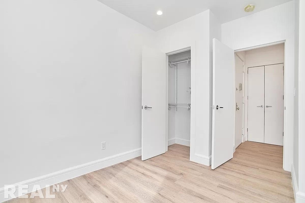 371 Irving Avenue - Photo 6