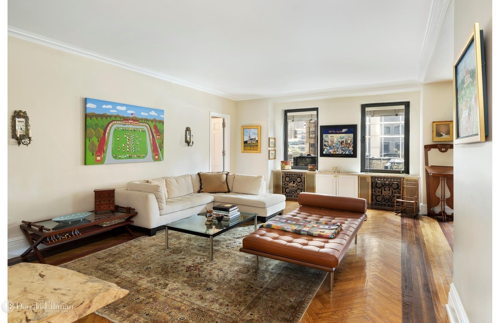 465 Park Ave - Photo 0