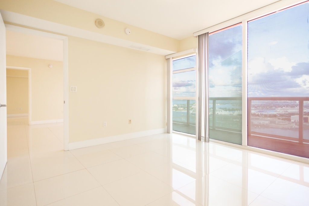 50 Biscayne Boulevard - Photo 0