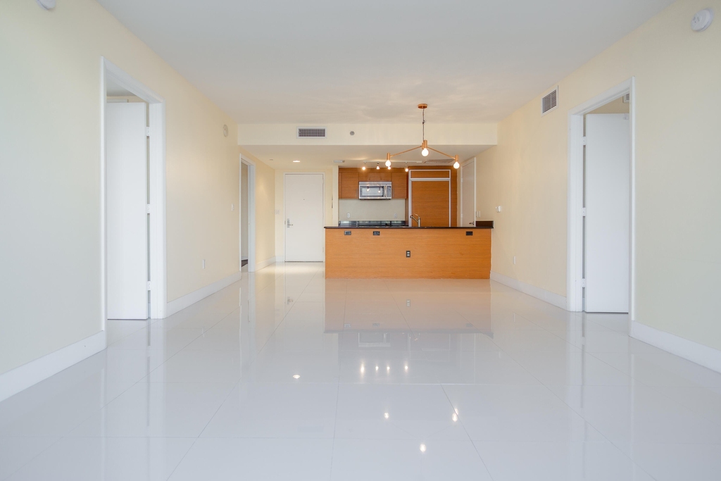 50 Biscayne Boulevard - Photo 1