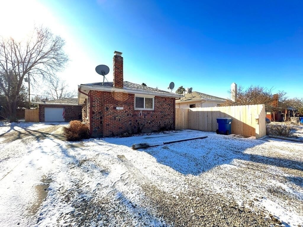 2705 W Agate Street - Photo 1