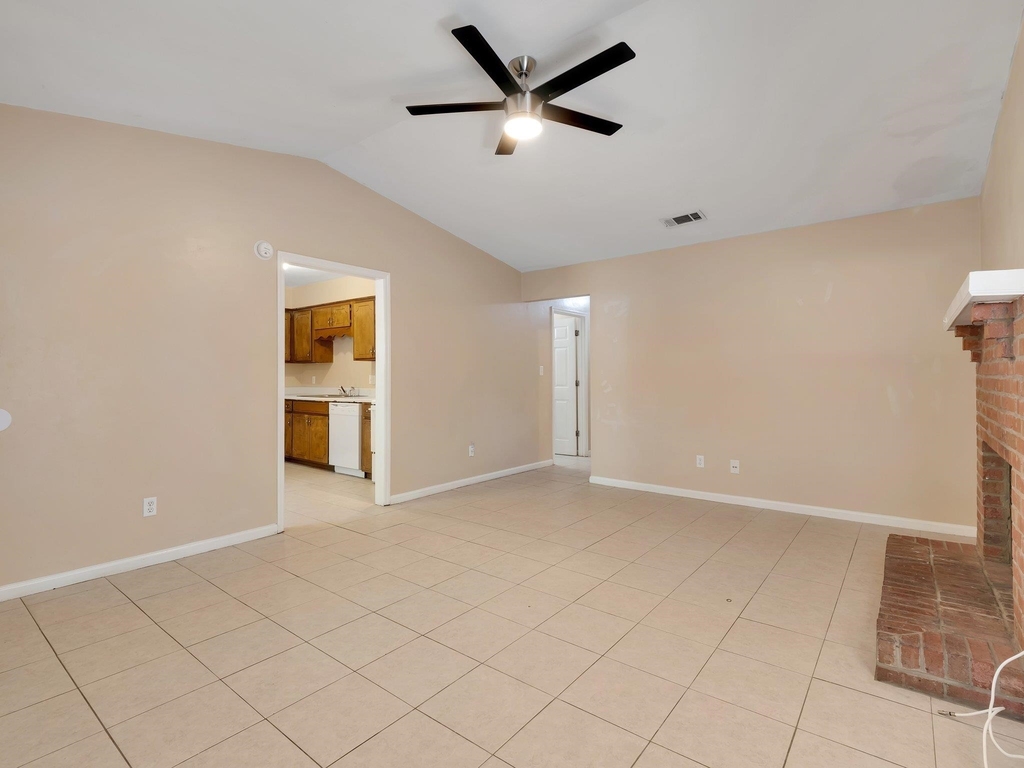 2457 Wren Hollow Drive - Photo 2