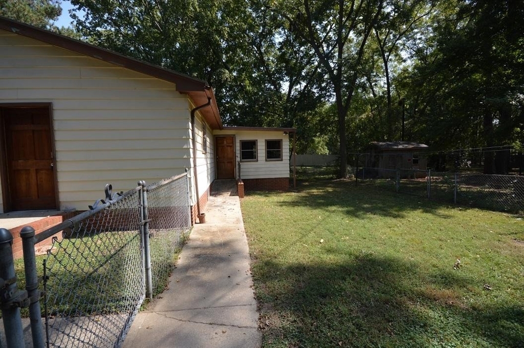 3041 Woods Place - Photo 19