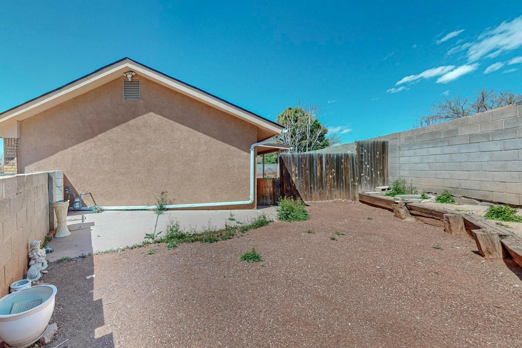 8211 Ruidoso Road Ne - Photo 48