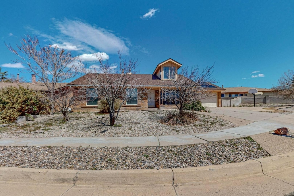 8211 Ruidoso Road Ne - Photo 1